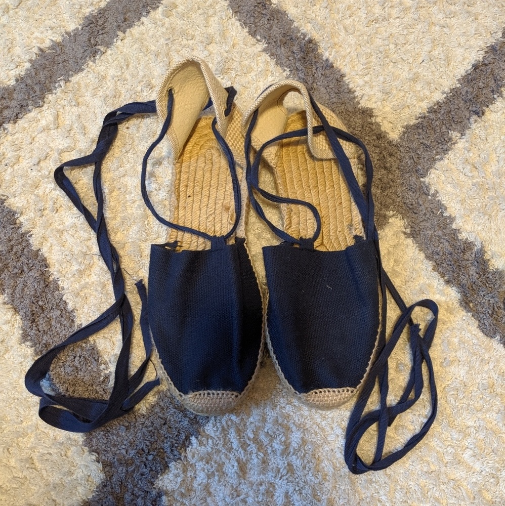 Flat tie ankle espadrilles